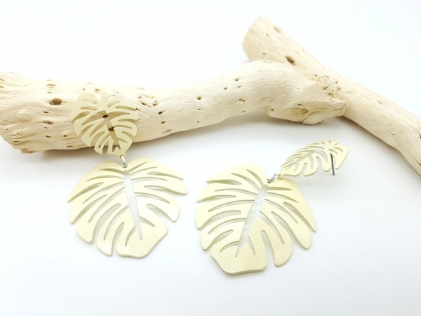 Große Blatt Ohrhänger mit Stecker weiß beige
